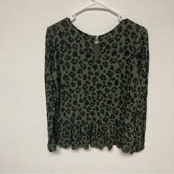 Lucky Brand Green Black Cheetah Print Long Sleeve Blouse size medium - Picture 5 of 5